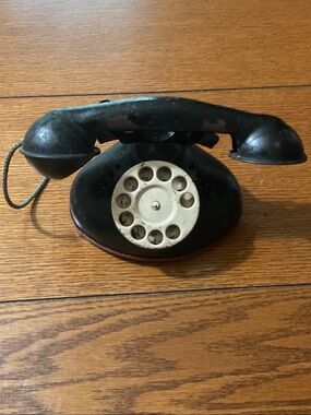 Vintage Black Rotary Desk Telephone - Black(Childs toy)